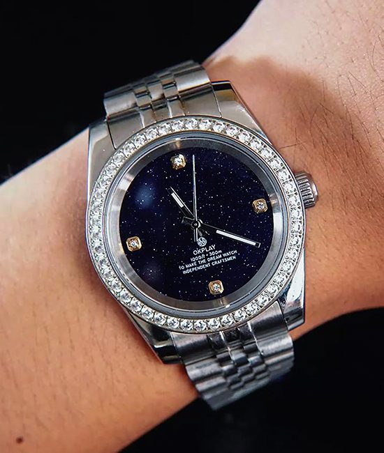 Silver diamond blue sands