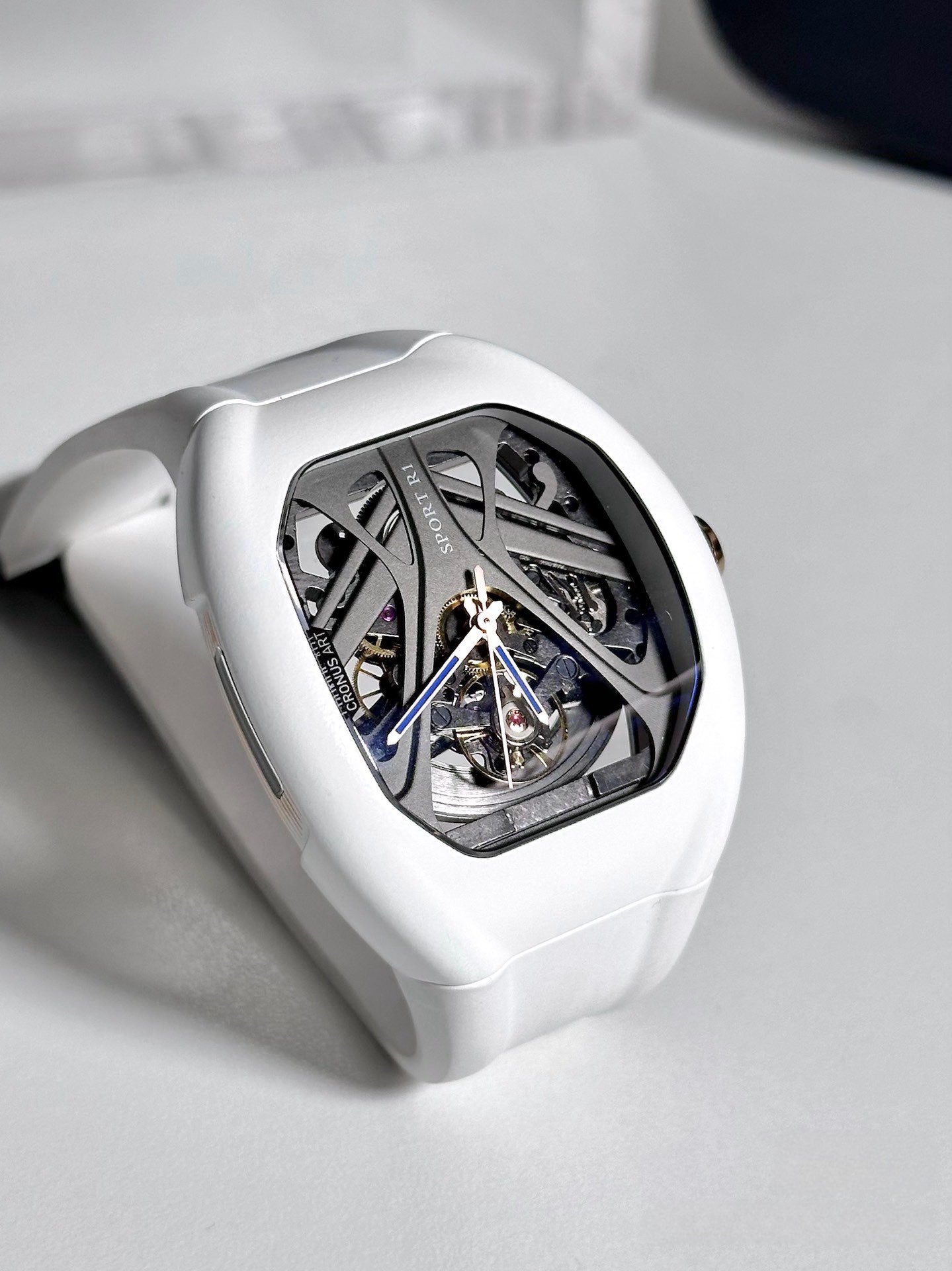 CRONUSART | R1-002W