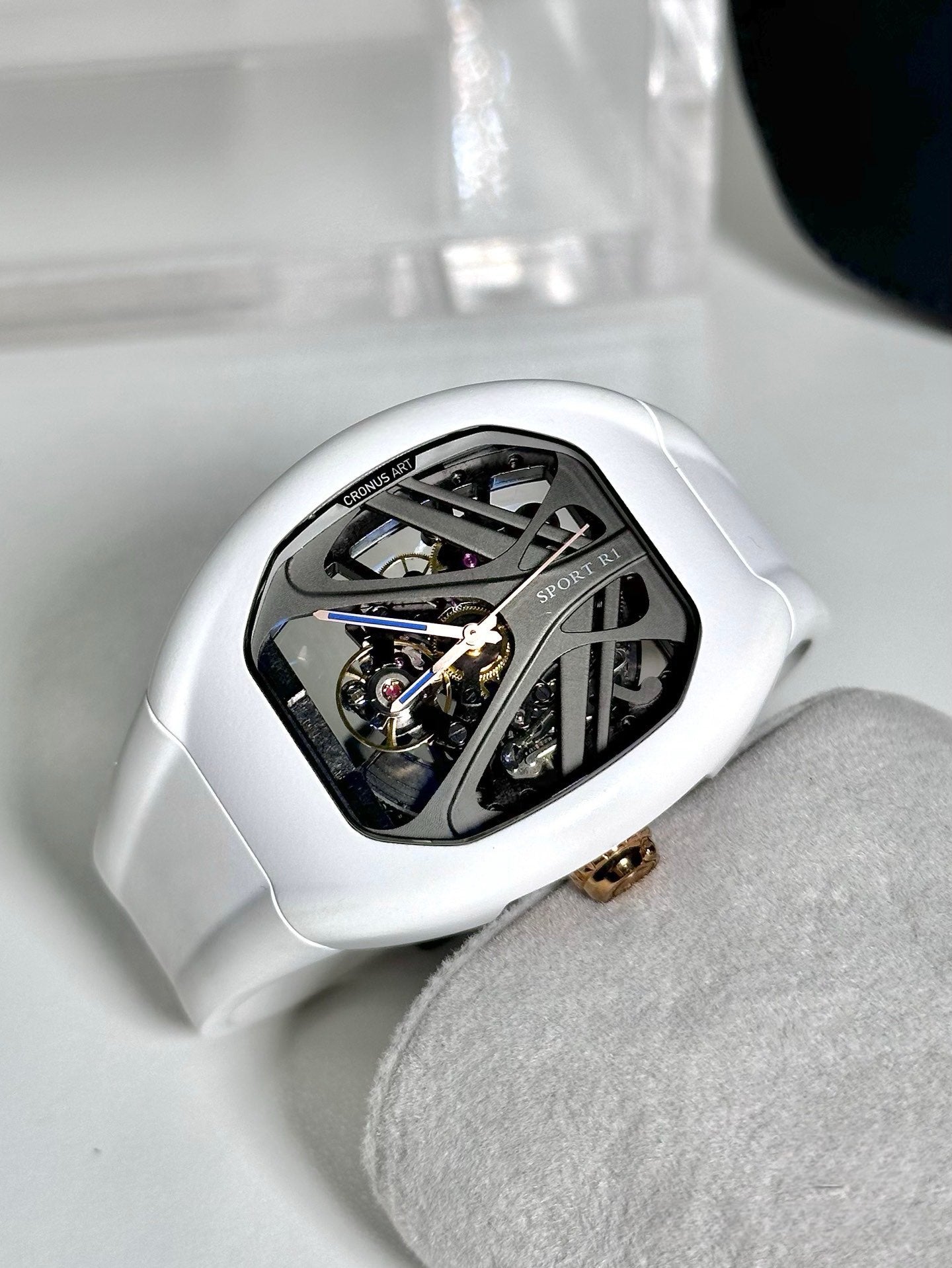 CRONUSART | R1-002W
