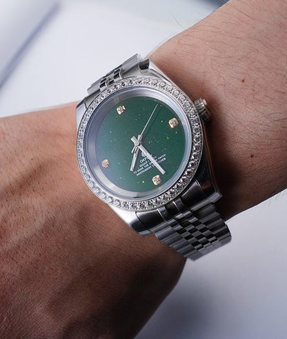 Silver diamond green sands