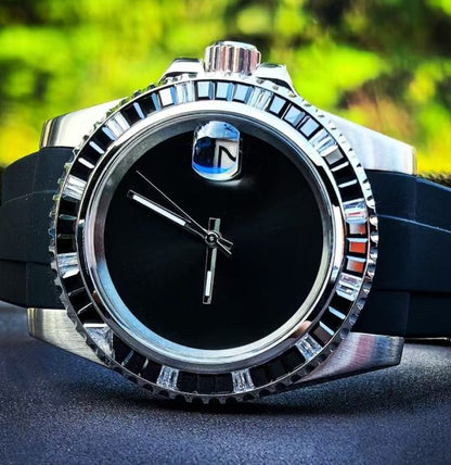 Eye of black obsidian